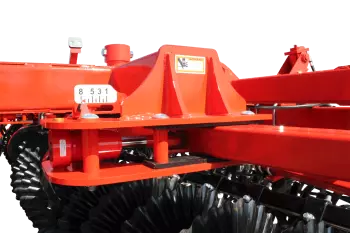 KUHN Krause Excelerator® XT 8010 Vertical Tillage System | KUHN